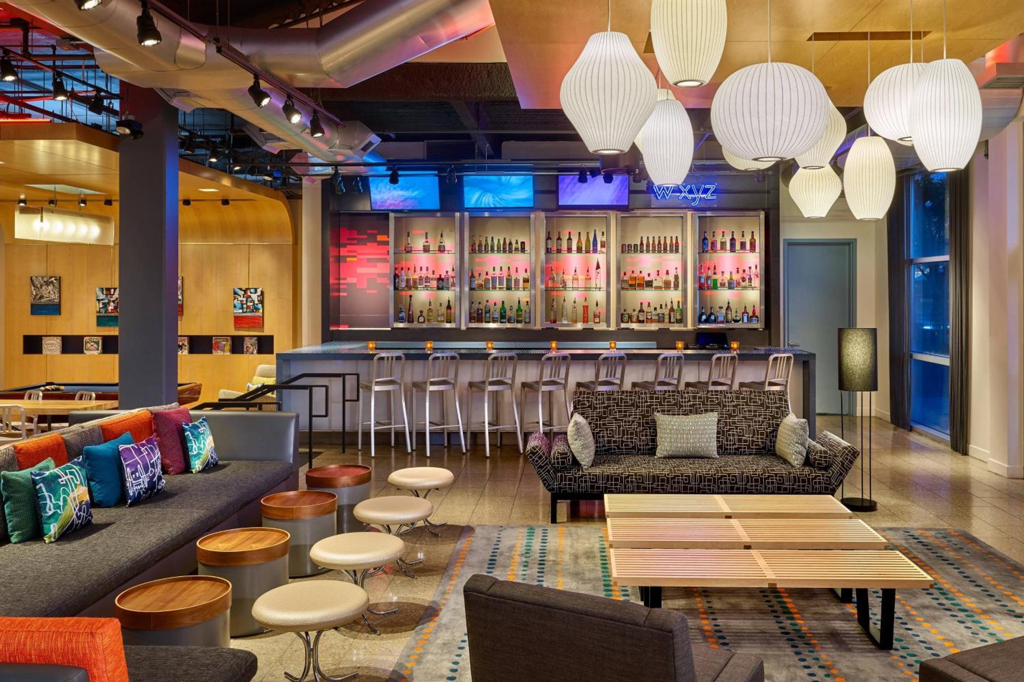 Aloft Houston By The Galleria Екстериор снимка