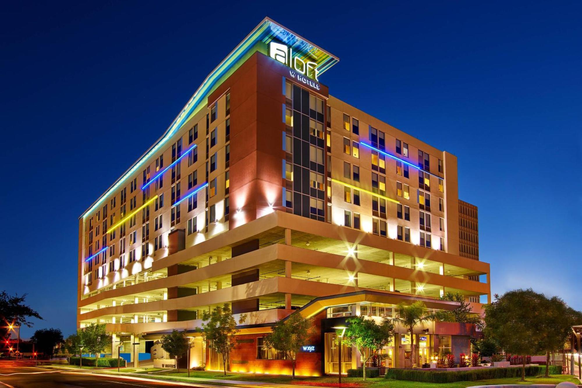 Aloft Houston By The Galleria Екстериор снимка