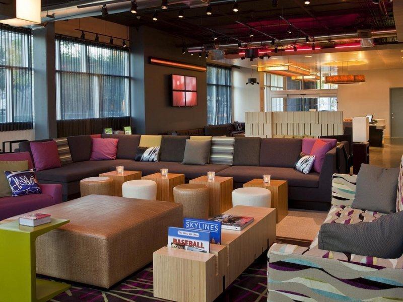 Aloft Houston By The Galleria Екстериор снимка