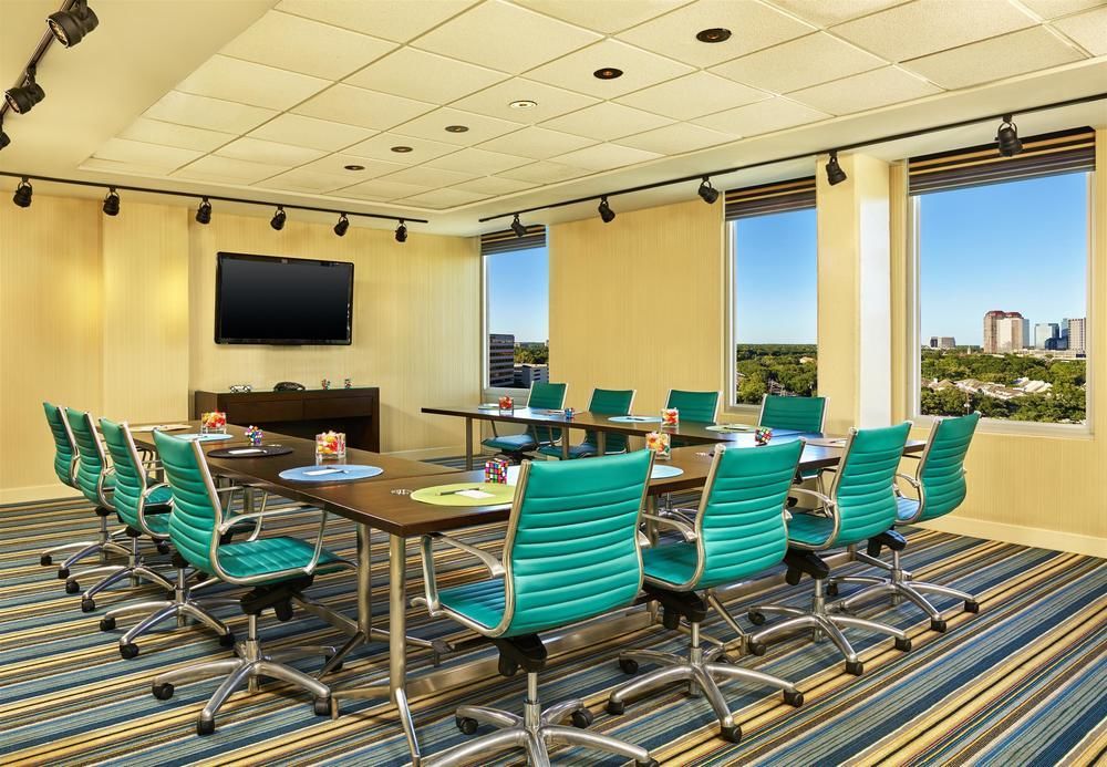 Aloft Houston By The Galleria Екстериор снимка