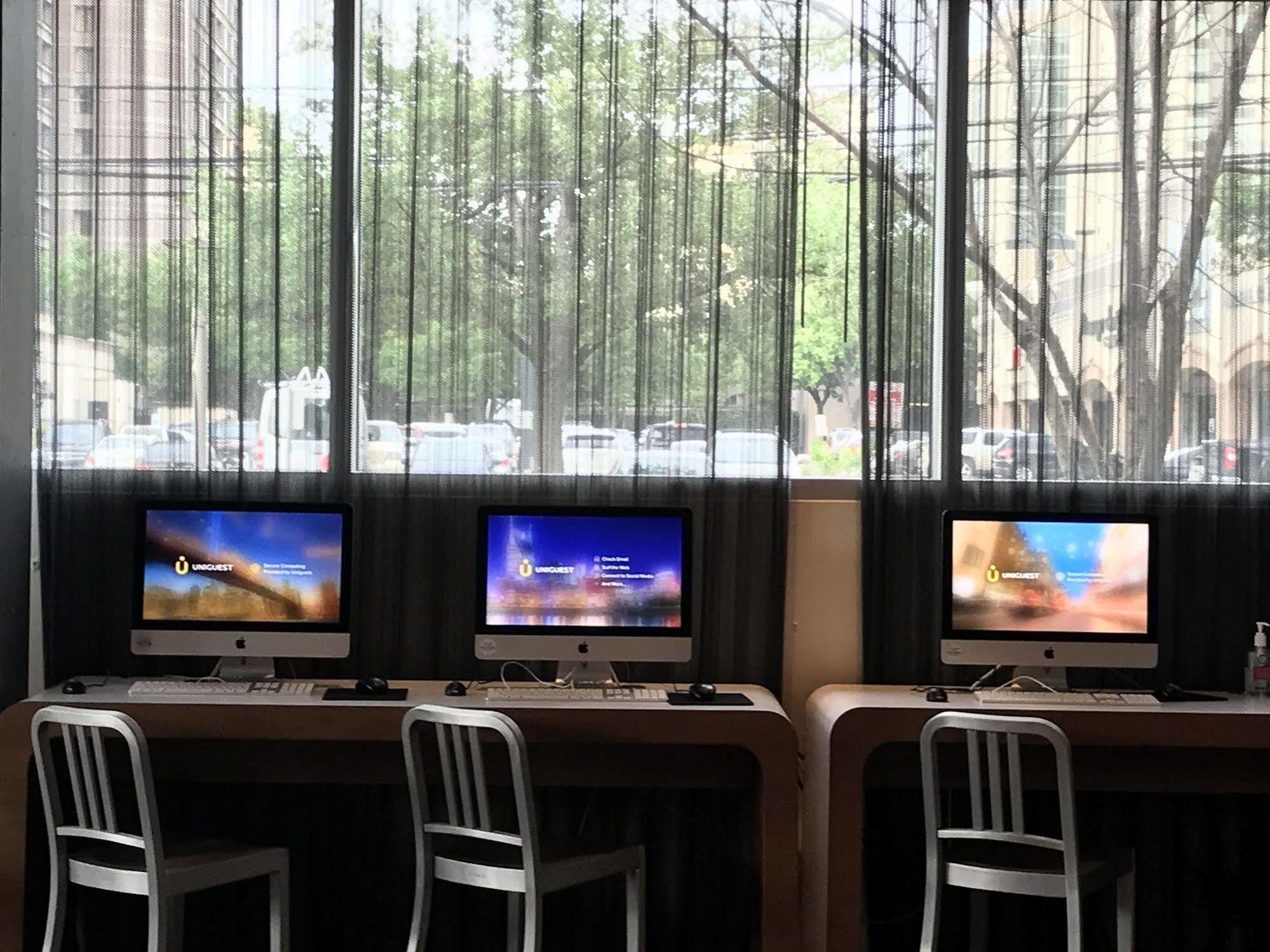 Aloft Houston By The Galleria Екстериор снимка