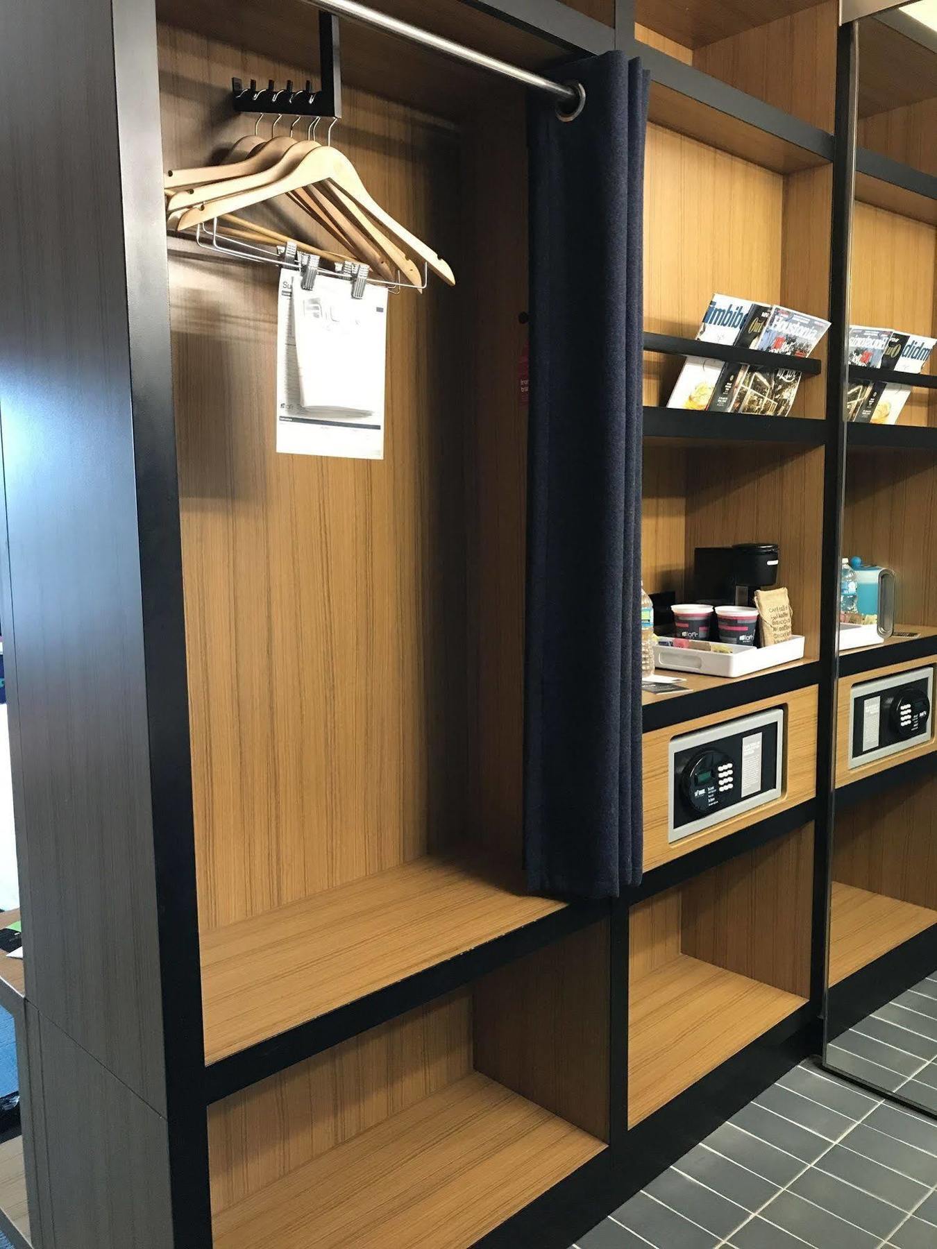 Aloft Houston By The Galleria Екстериор снимка