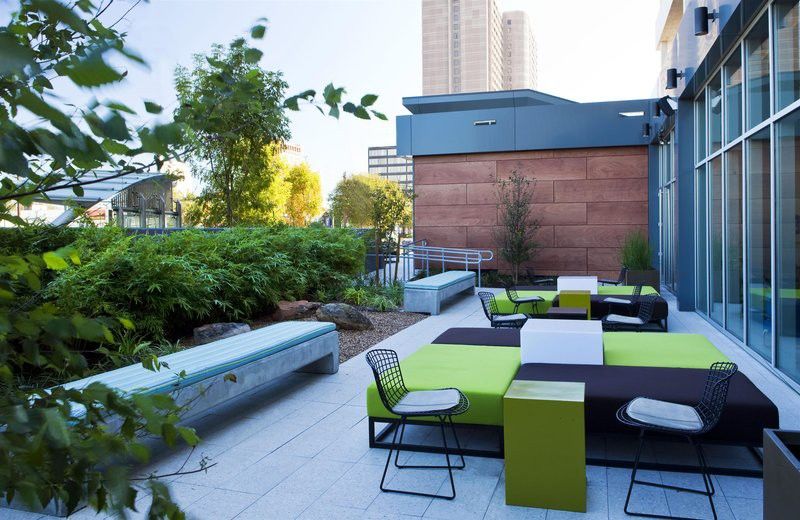 Aloft Houston By The Galleria Екстериор снимка