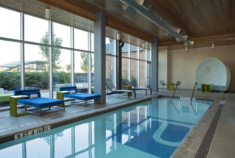 Aloft Houston By The Galleria Екстериор снимка